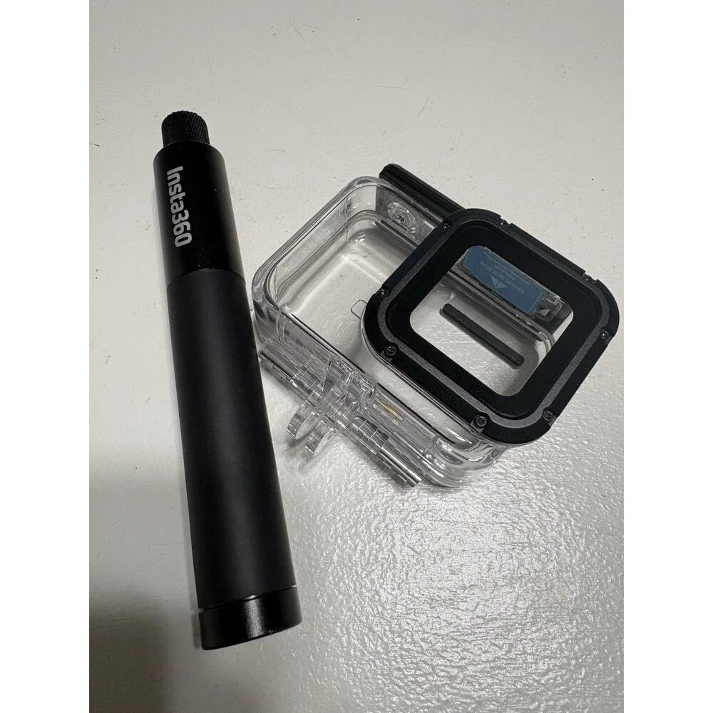 insta360 One R 4K Wide dive case And Invisible Selfie Stick